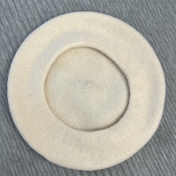 Wool hat - Picture 2 of 4